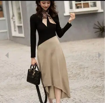 에밀리아 위즈 비대칭 긴팔 니트 원피스