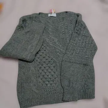 마메쿠로구치 그레이 케이블 니트 올 패턴 스웨터