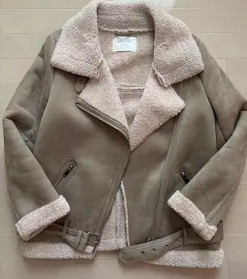 자라 ZARA WOMAN 보아 안감 무스탕 코트 정가 25,000엔