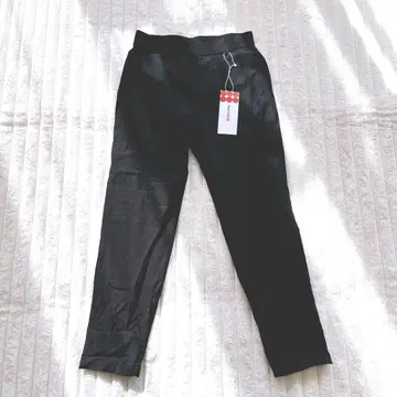 미사용 새상품 DOCLASSE 두클라쎄 캐주얼 팬츠 S 블랙