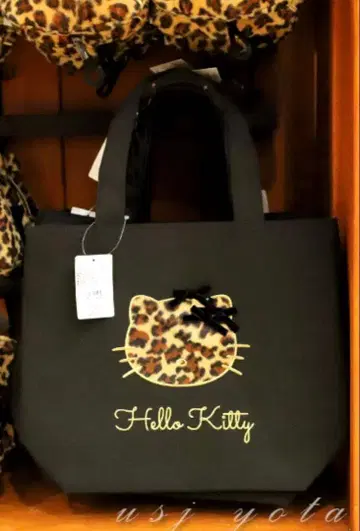 [ USJ 한정판 ] 레오파드 무늬 헬로키티 토트백