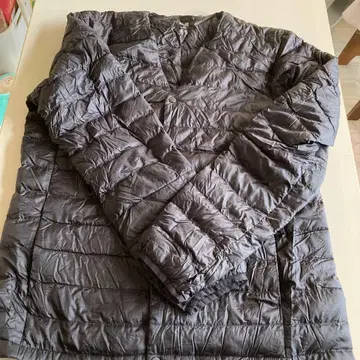 UNIQLO 블랙 다운 자켓 남성용 M