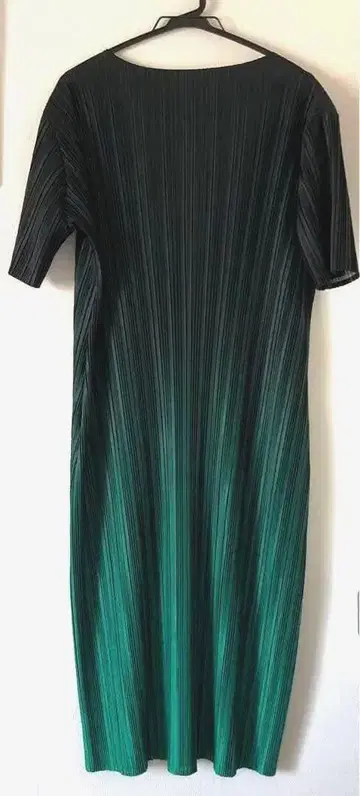 플리츠 디자인 롱 원피스 반팔 그라데이션