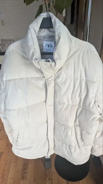 ZARA 코듀로이 화이트 베이지 다운 자켓