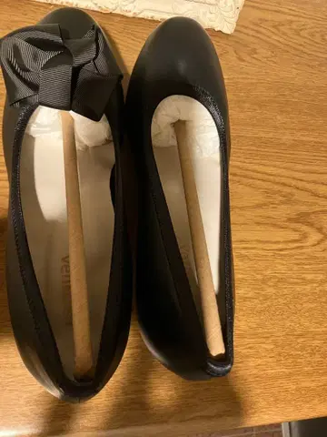 베리코코 리본 포함 블랙 펌프스