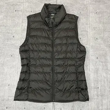 UNIQLO 울트라 라이트 다운 이너 베스트 카키 유니클로
