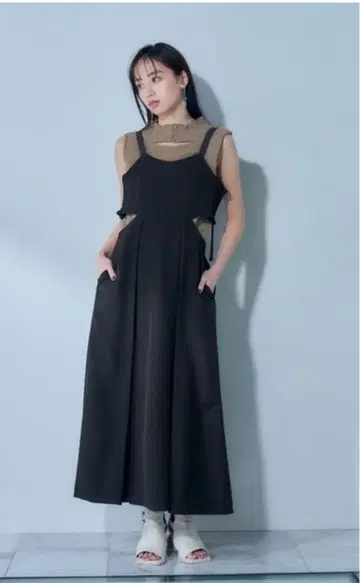 HARE 하레 컷 아웃 점프수트 여성용 원피스 블랙