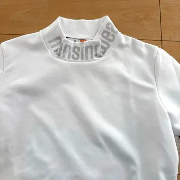 먼싱웨어 긴팔 하이넥 모크넥 화이트 M