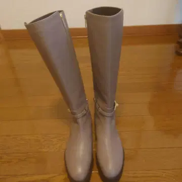 그레이 롱 부츠 금속 버클 포함