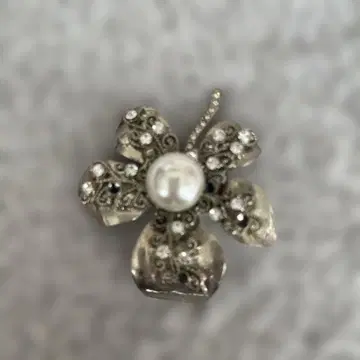 백화점 실버 펄 꽃 브로치