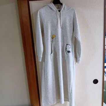 PEANUTS 스누피 후드 부착 롱 원피스