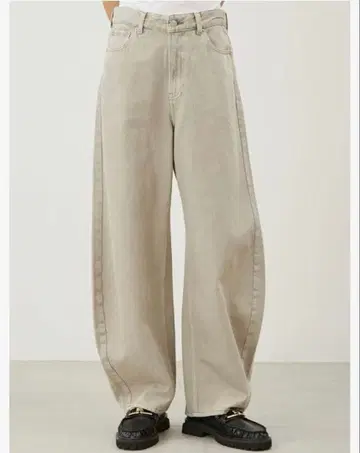 Mila Owen 루즈핏 커브 데님 팬츠