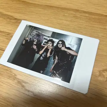 선혈 A자, DAMNED 콜라보 폴라로이드