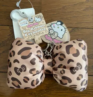 헬로키티 레오파드 무늬 빅리본 키링 헬로키티 리본 키링