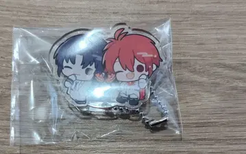 아이들리시 세븐 모미토이 아크릴 배지