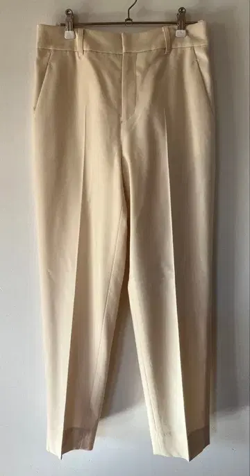 23구 사이즈 36 화이트 센터 프레스 팬츠