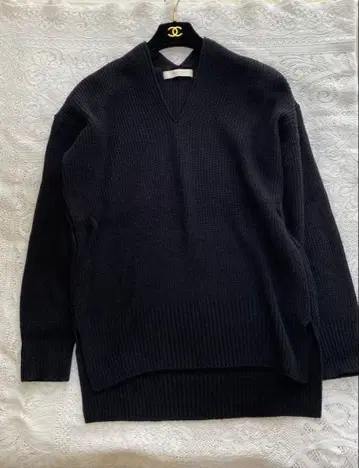 PUBLIC TOKYO V넥 리브 스웨터