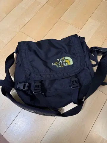 THE NORTH FACE 블랙 숄더백