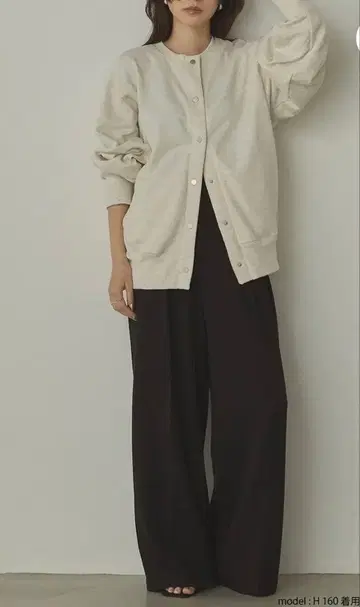 새상품, 미사용 hunch 라메 스티치 크루넥 가디건