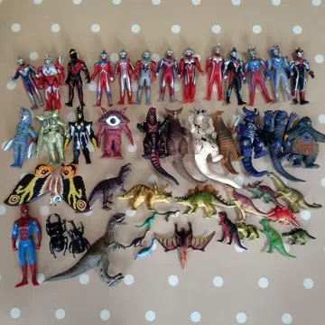 울트라맨 괴수 스파이더맨 공룡 곤충 소프트 비닐 피규어 세트 45체