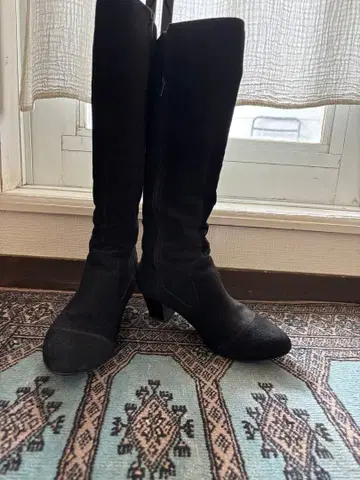 블랙 스웨이드 롱 부츠 지퍼 포함