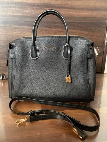 MK 블랙 가죽 비즈니스 백