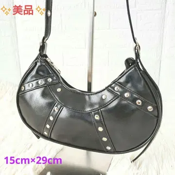 [ 새상품급! ] 하프문 숄더백 합성 피혁 액세서리백 블랙
