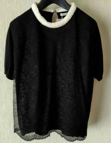 로즈 티아라 블랙 레이스 반팔 펄 넥 46