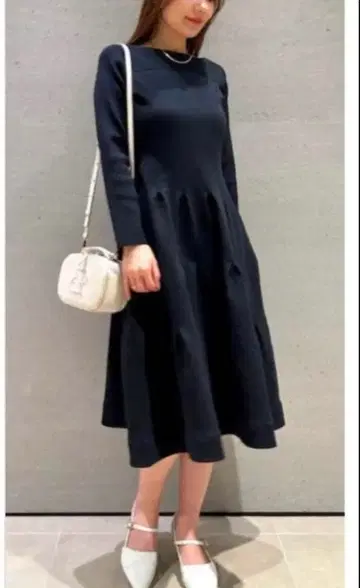 [ 새상품급 ] CELFORD 턱 티어드 니트 원피스 36 네이비