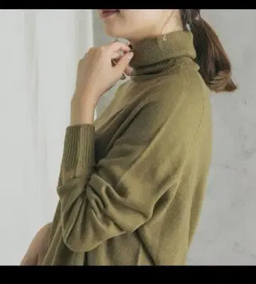 홀 디자인 터틀 니트