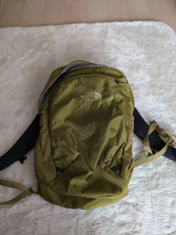 THE NORTH FACE 올리브 그린 백팩