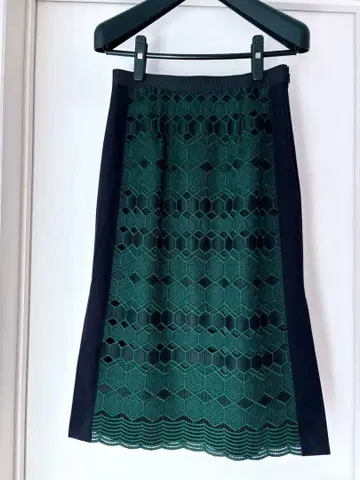 플라티나 KT 다크 그린 레이스 타이트 스커트 (택 포함 새상품)