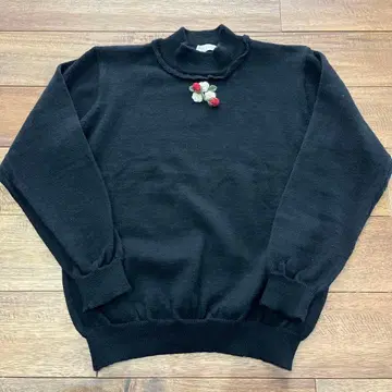 lily poem 릴리포엠 체리 울 스웨터 블랙 새상품급