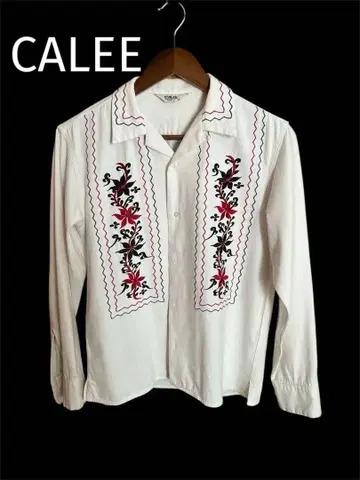 CALEE 플라워 자수 화이트 셔츠