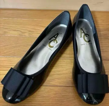 미사용 새상품 neue ar he ac 펌프스 블랙 23.5cm 3E