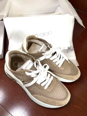 JIMMY CHOO 베이지 스니커즈 사이즈 39.5