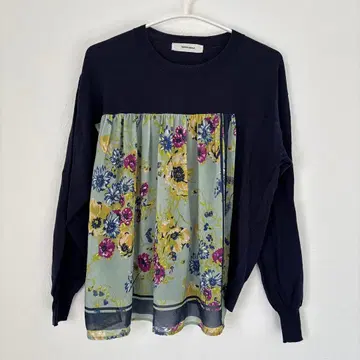 SUPER HAKKA 네이비 꽃무늬 긴팔 상의