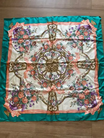 트루사르디 TRUSSARDI 대형 스카프 그린 꽃무늬