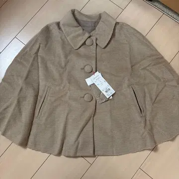 베이지 케이프 코트