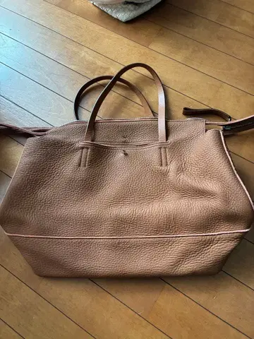 브리 브라운 가죽 토트백