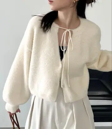 Louere 숏 기장 샤기 리본 니트 가디건