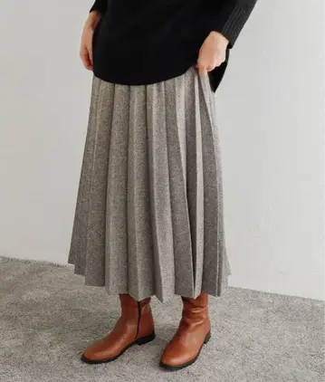 미사용 새상품 울 라이크 플리츠 스커트