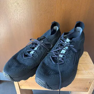 THE NORTH FACE 블랙 스니커즈