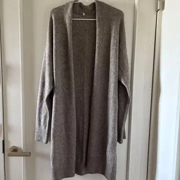 무인양품 베이지 계열 긴팔 가디건 M-L 사이즈