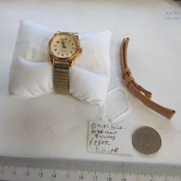 매킨토시 쿼츠 손목시계 골드 메쉬 밴딩