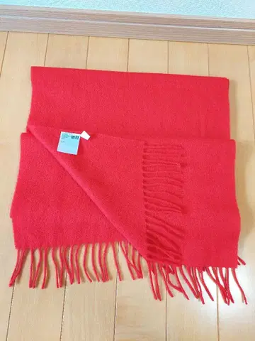 UNIQLO 빨간색 캐시미어 100% 머플러