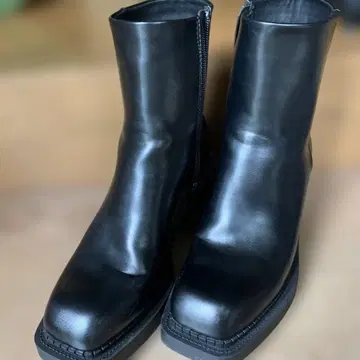 ZARA 블랙 통굽 부츠 37