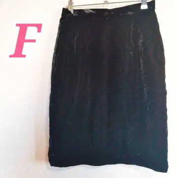 블랙 타이트 스커트 벨로아 소재 벨벳 무릎 기장