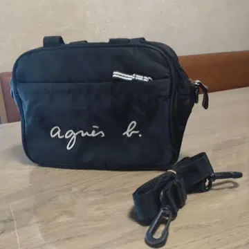 Agnis b. 블랙 숄더백