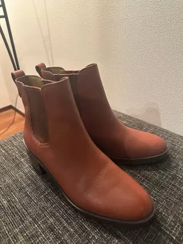 브라운 가죽 사이드 고어 부츠